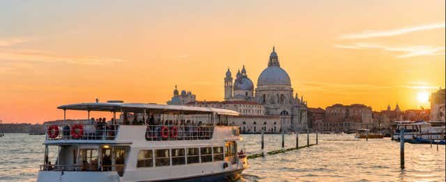 Venecia, Italia - Paseo en barco al atardecer por Venecia