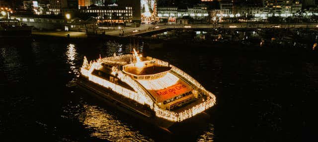 Vigo, España - Barco de la Navidad en Vigo